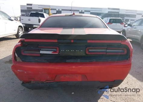 2015 Dodge Challenger Sxt z USA, uszkodzony, nr VIN 2C3CDZAG3FH717843
